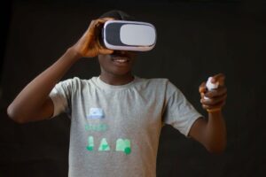 Building Seamless Cross Reality Experiences with VR and AR