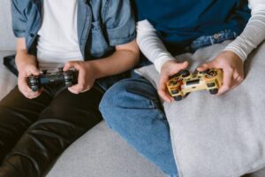 The Role of Emergent Gameplay in Player Communities